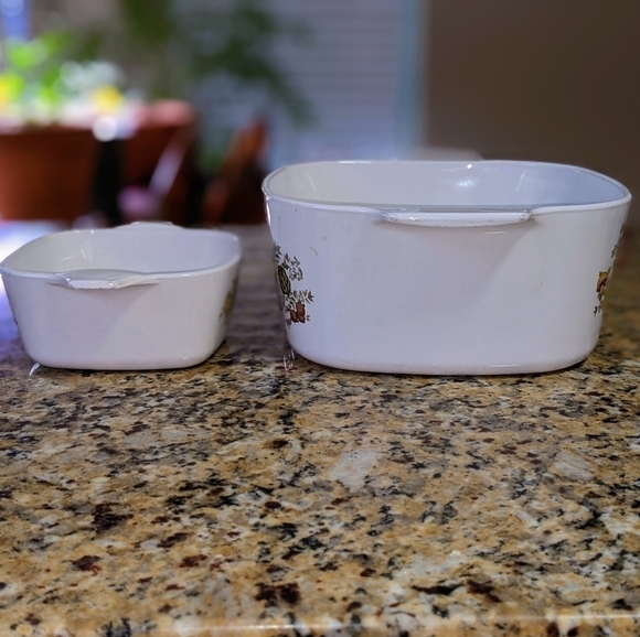 Vintage Corningware 'Spice of Life' Casserole Dishes 3qt and 2/3 cups - Picture 3 of 10